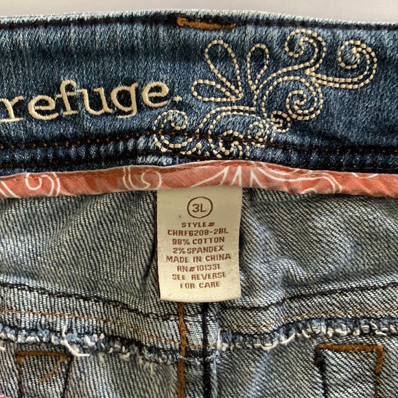 Refuge Distressed Jeans - Picture 5 of 7